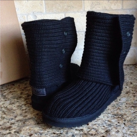 Brand new in the box Ugg size 7. - Picture 3 of 6